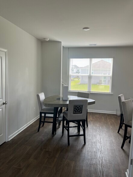 Building Photo - 121 Carolina Grove Blvd