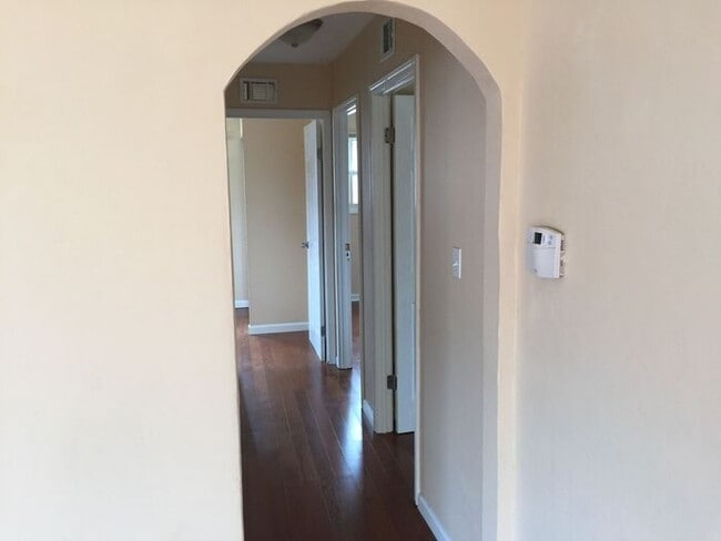 Building Photo - 3 bedroom, 1 full bath fully remodeled Ranch home in Parchment Schools