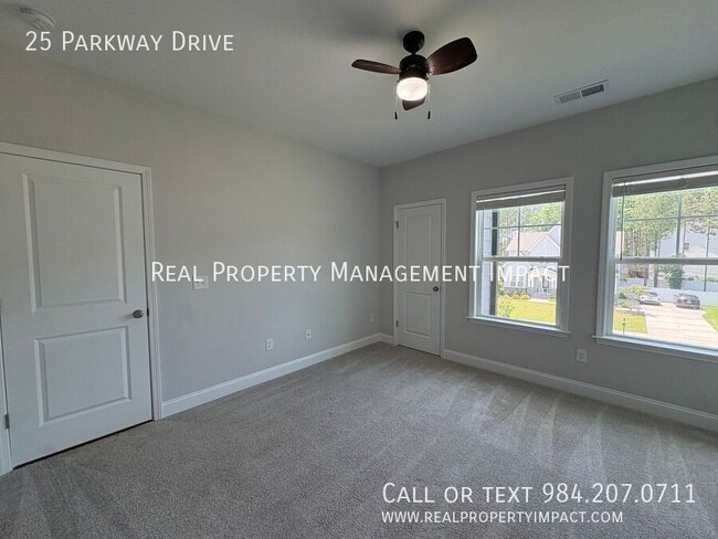 Building Photo - 25 Parkway Dr