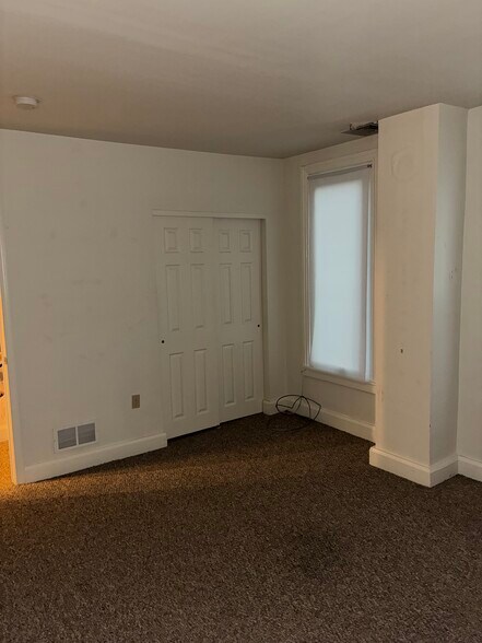 Building Photo - 1177 Main St