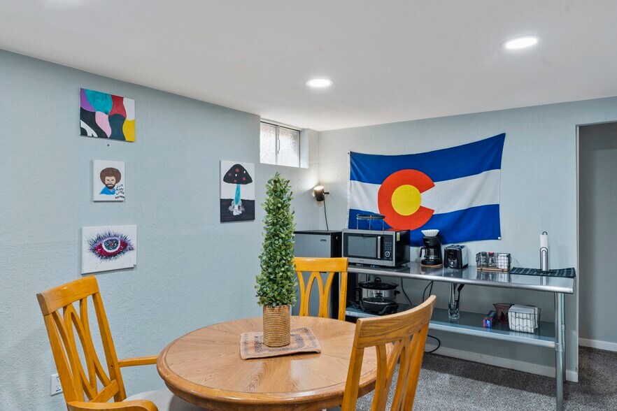 Building Photo - 2628 Green Ridge Dr