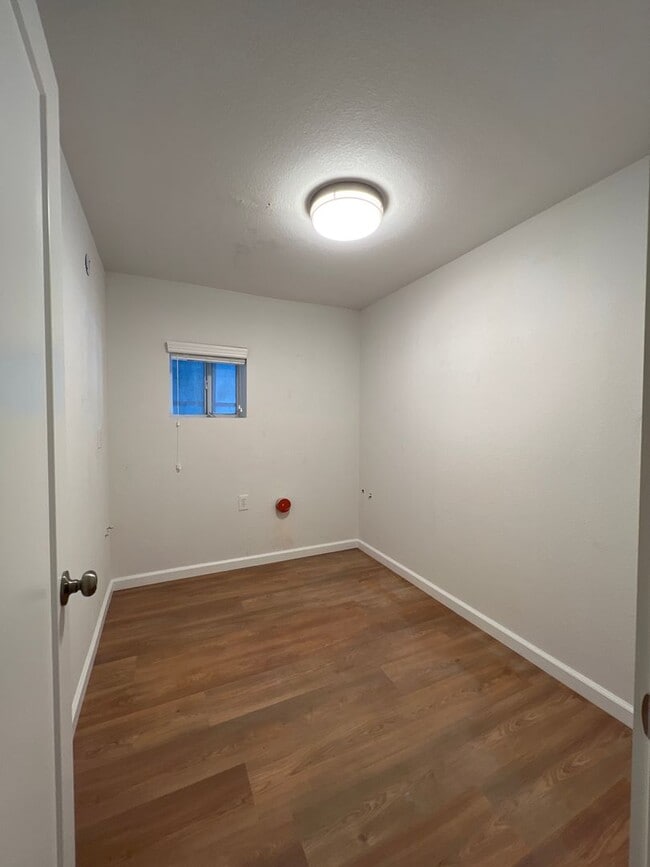 Building Photo - Downtown Benicia Remodeled Saltbox