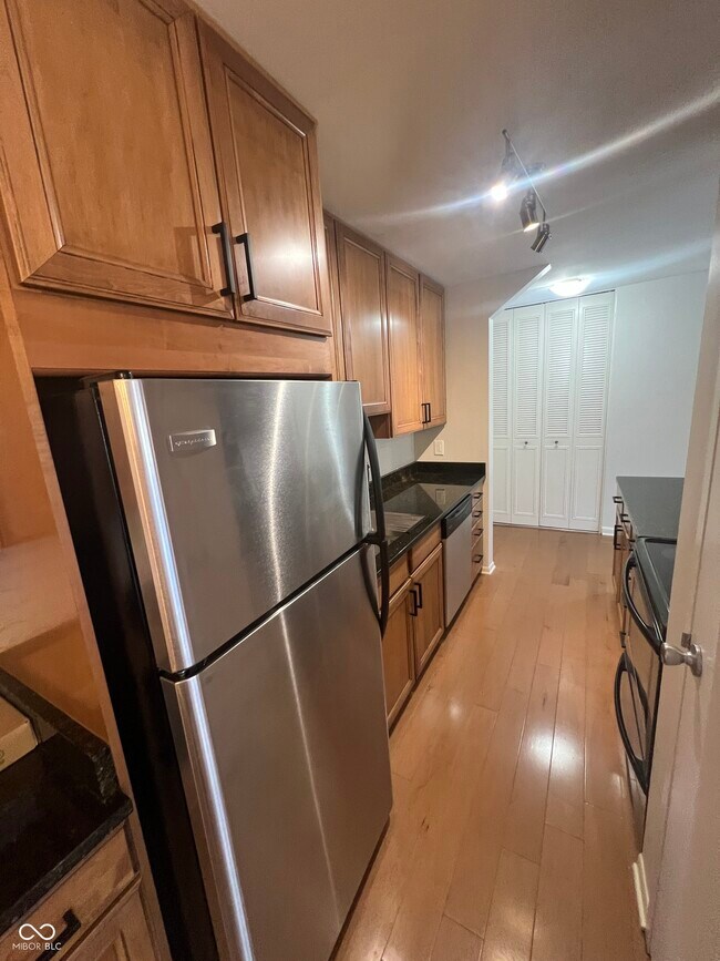 Building Photo - 3965 N Meridian St