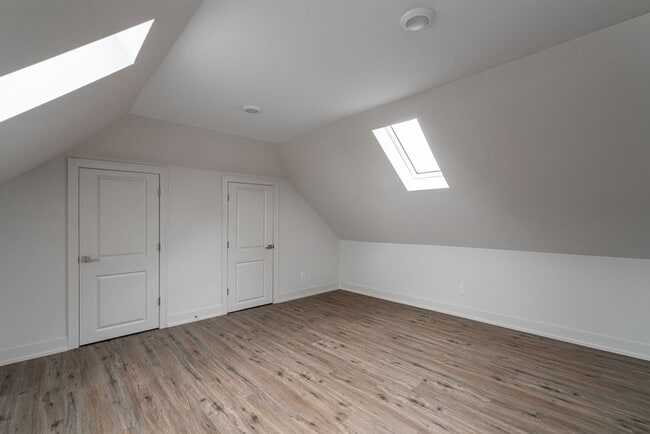 Building Photo - 468-470 E. 2nd Ave