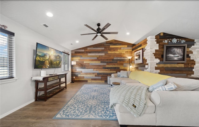 Building Photo - 14510 E Caprio Ave