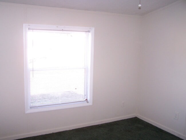 Building Photo - 143 Jordyn Layne Dr