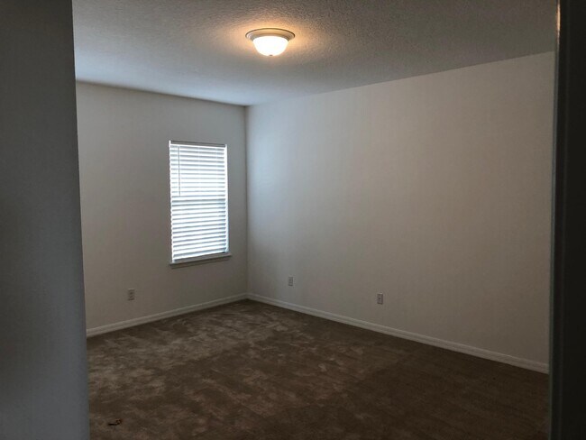 Building Photo - 13167 Granger Ave