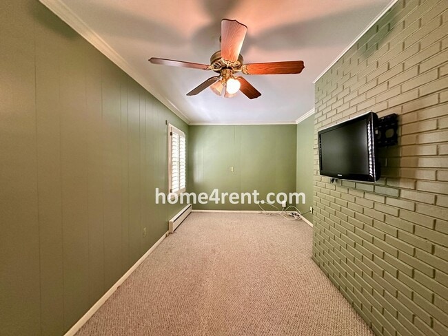 Building Photo - Charming Dutch Colonial in Brookside w/ an Updated Kitchen, Wood Floors, Fenced Yard and a Finish...