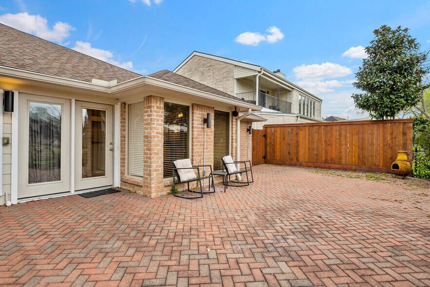 Building Photo - 534 Fox Briar Ln