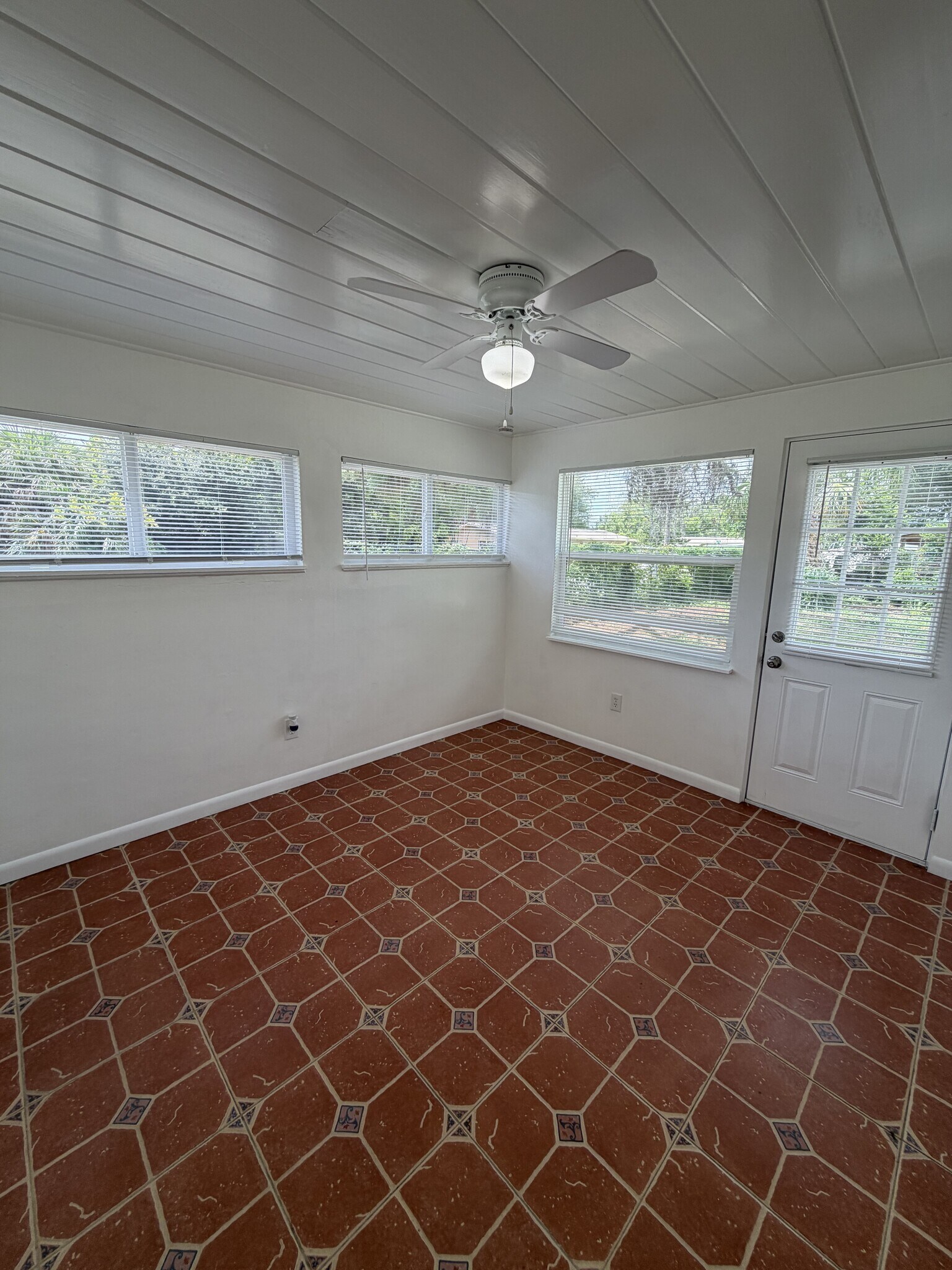 Building Photo - 2 Bed/1 Bath