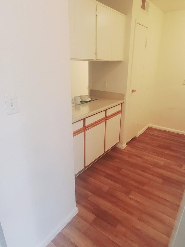 Interior Photo - Casa De Flores