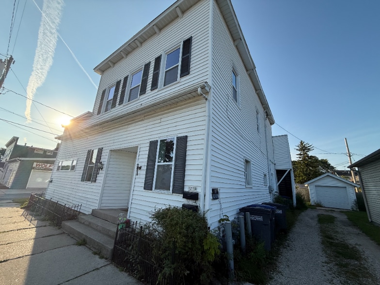 Building Photo - 1215 Broadway Ave