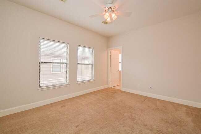 Building Photo - 2422 Dorrington St