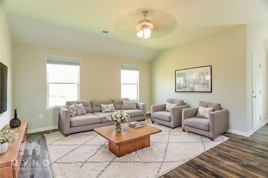 Building Photo - 15 Tiffany Ln