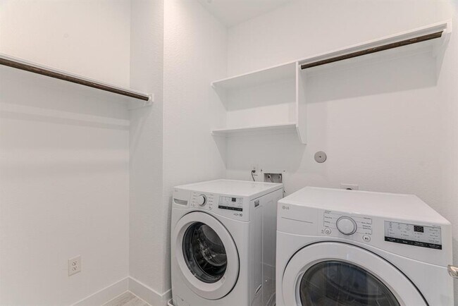 Building Photo - 21238 Black Gap Wildlife Dr