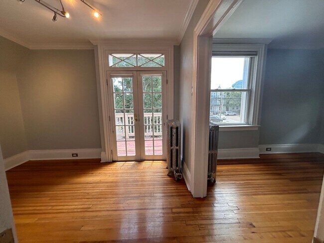 Building Photo - $0 DEPOSIT OPTION. CHARMING VICTORIAN TOWNHOUSE IN UPTOWN/CITY PARK WEST