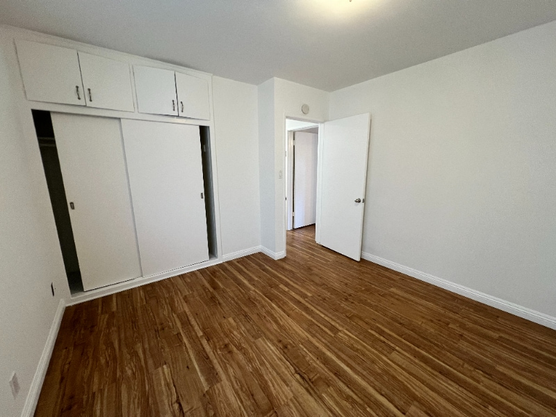 Building Photo - 244 5th St