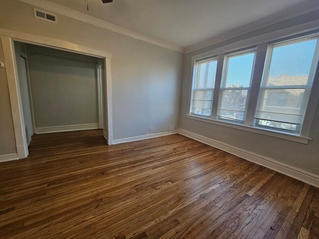 Building Photo - 4753 N Monticello Ave