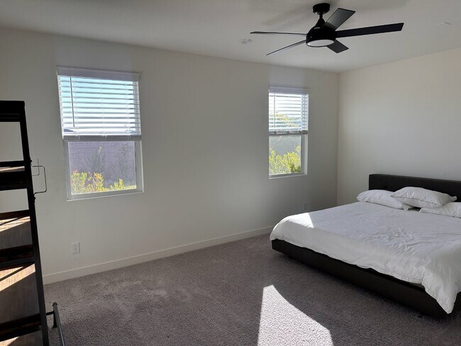 Building Photo - 10114 Blue Cereus St