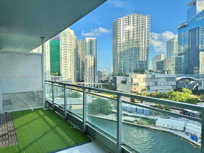 Building Photo - 92 SW 3rd St