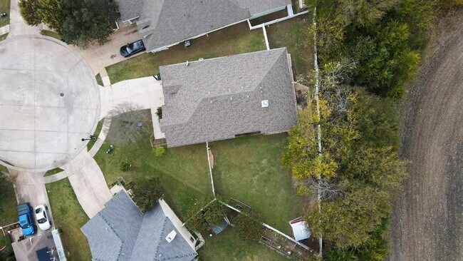 Building Photo - 100 Hilltop Dr