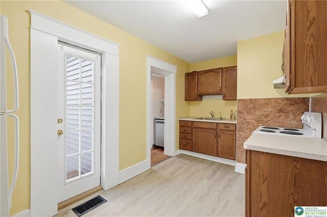 Building Photo - 819 Chestnut St