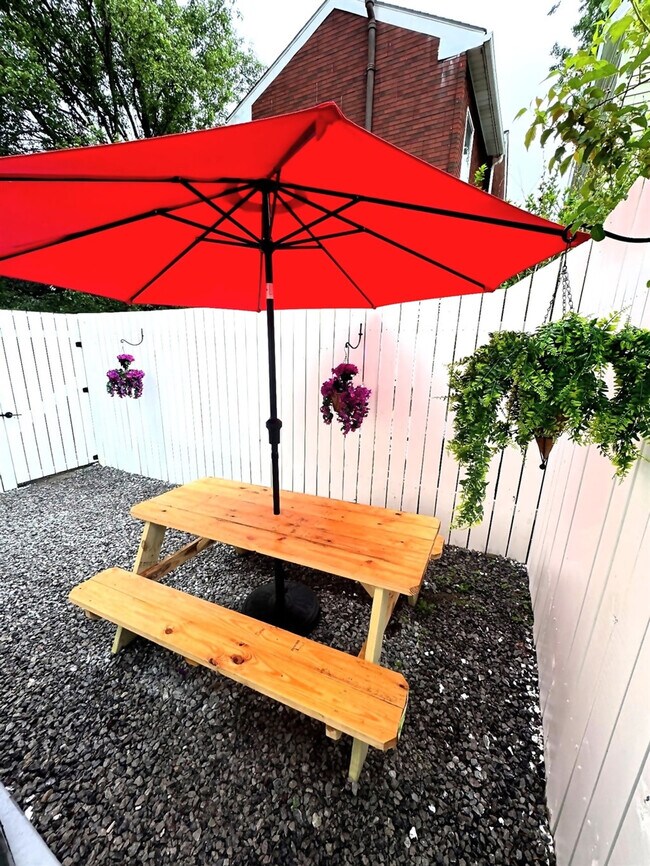 Building Photo - 3531 Fleming Ave