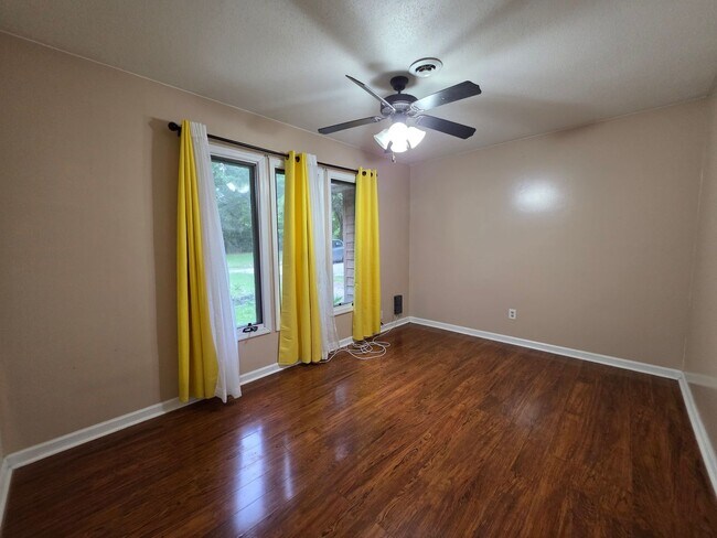 Building Photo - 109 Glencroft Rd