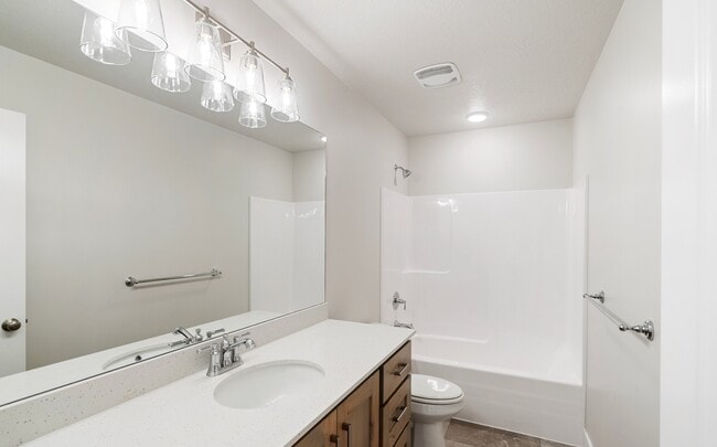 Building Photo - 937 N 215 W