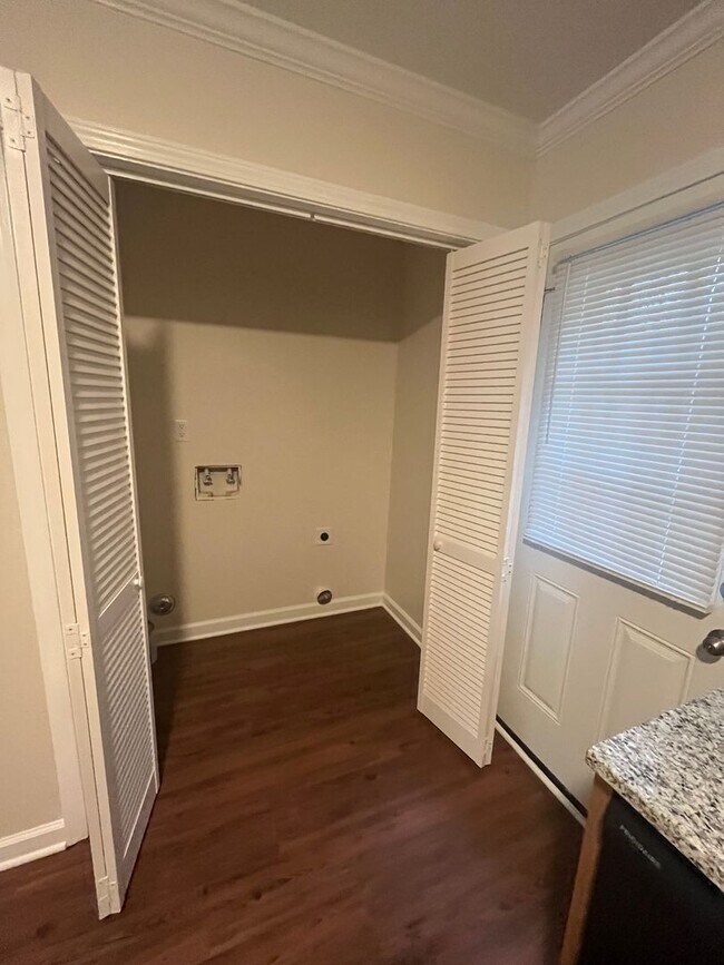 Building Photo - 228 Bridgefield Pl