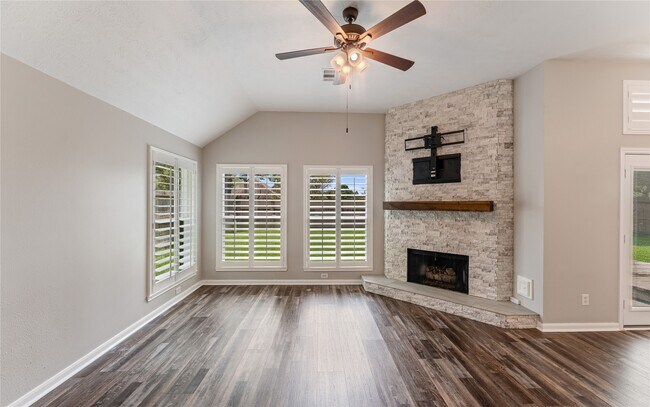 Building Photo - 5935 Sawyer Bend Ln