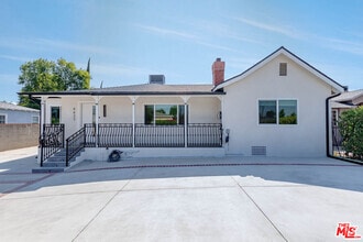 Building Photo - 6627 Ranchito Ave