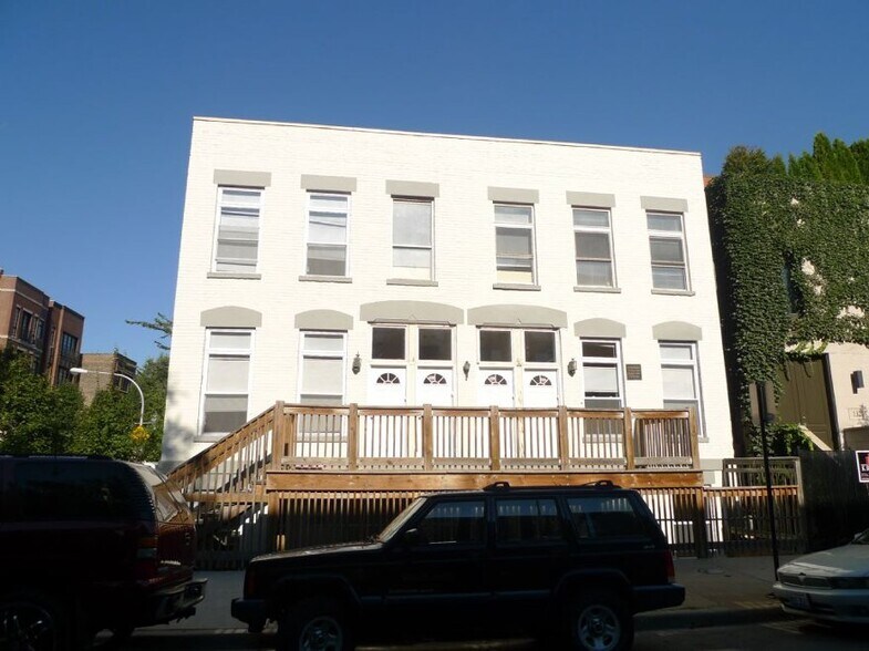 Building Photo - 1318 N Wood St