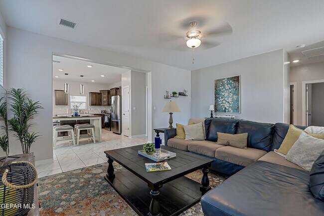 Building Photo - 143 Sarah Trl