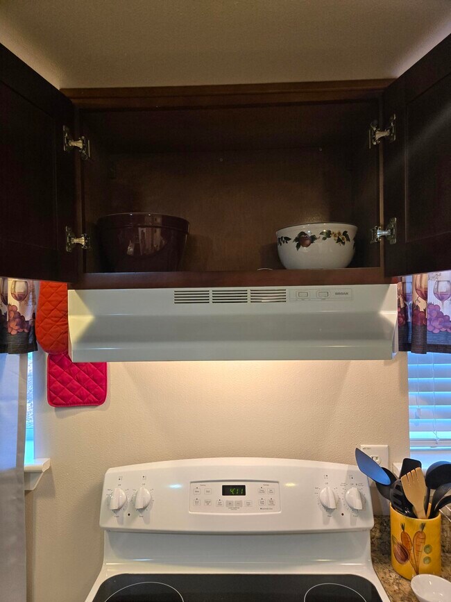 Building Photo - 1213 5th St