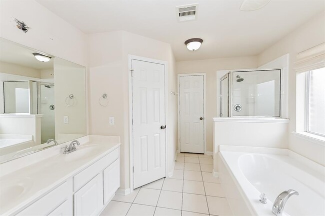 Building Photo - 14326 Stonebury Trail Ln