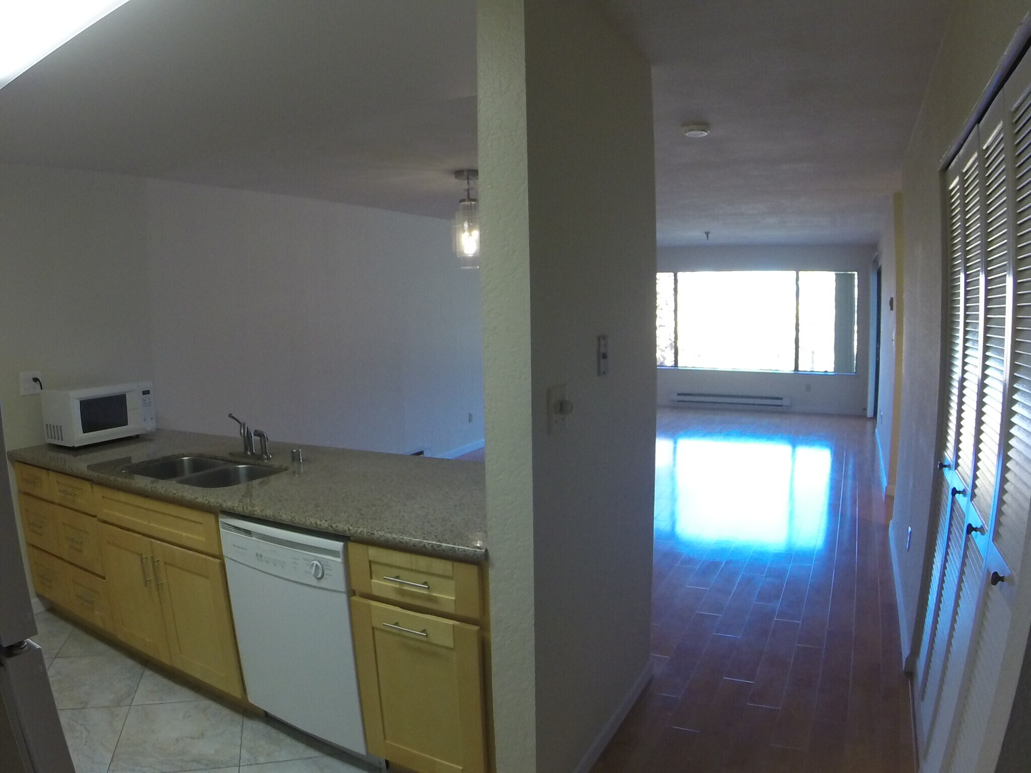 Building Photo - 725 Mariposa Ave.