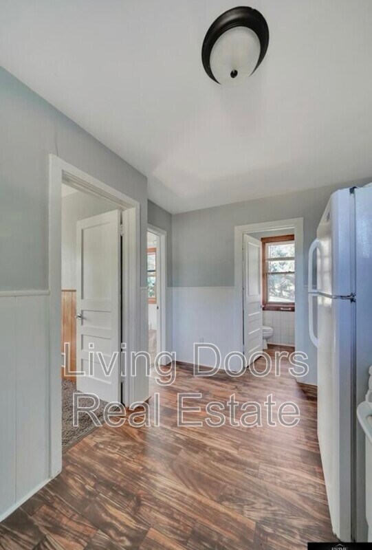 Building Photo - 350 S 38th St