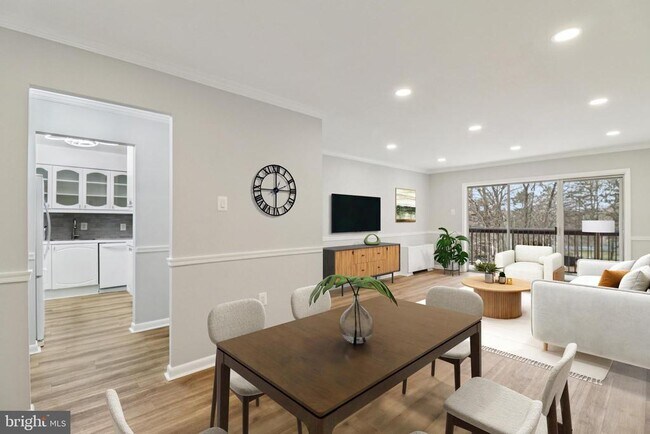 Building Photo - 10300 Westlake Dr