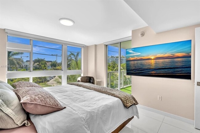 Building Photo - 9901 E Bay Harbor Dr