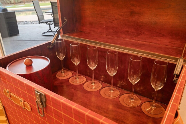 Building Photo - 6708 E Calle de Las Estrellas Rd