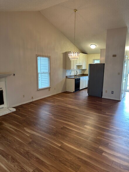 Building Photo - 2501 Saint Christopher Cir SW