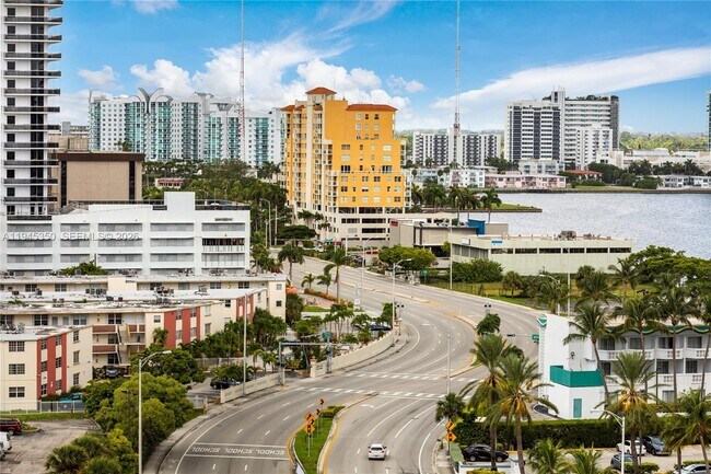 Building Photo - 7601 E Treasure Dr