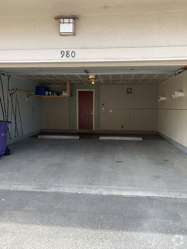 Building Photo - Beautiful Condo For Rent
