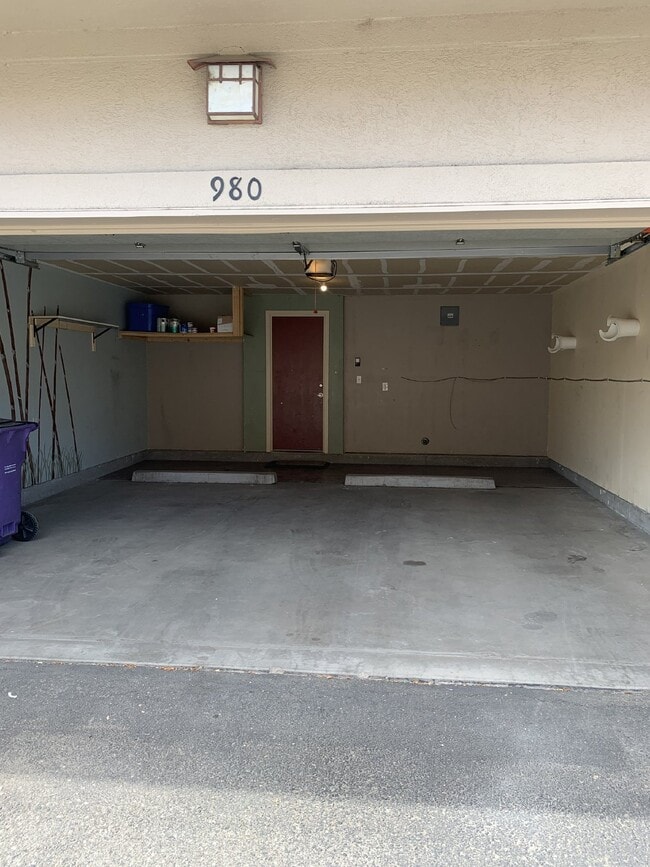Primary Photo - Beautiful Condo For Rent