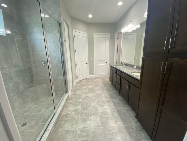 Building Photo - 5383 Pecan Dr