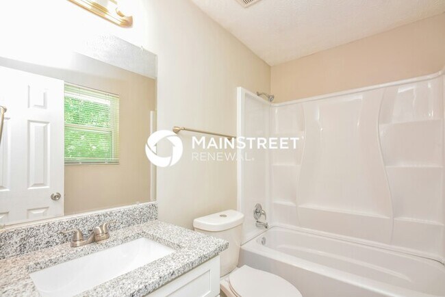 Building Photo - 3 Bedroom Pet-Friendly Home in Lithonia, GA with Main Street Renewal