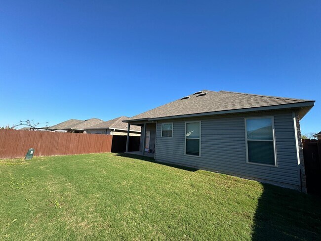 Building Photo - Close to Barksdale Air Force Base...