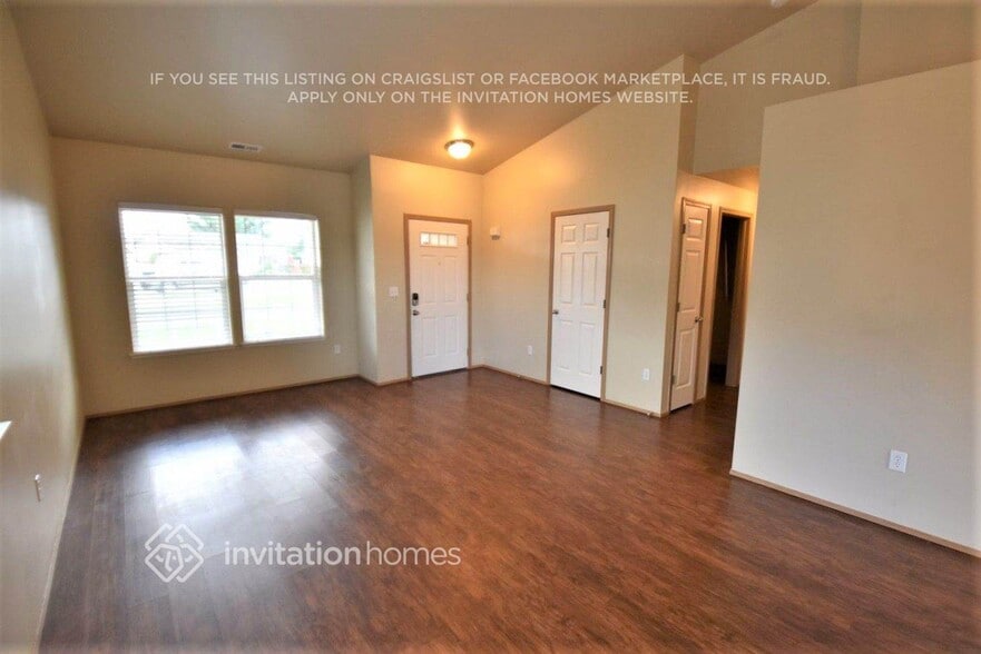 Building Photo - 10616 64th Ave NE