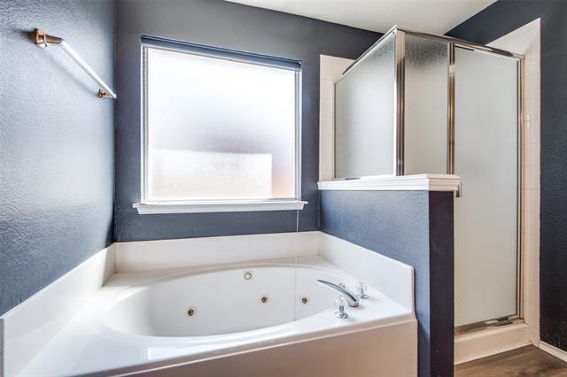 Building Photo - 2413 Briar Forest Dr